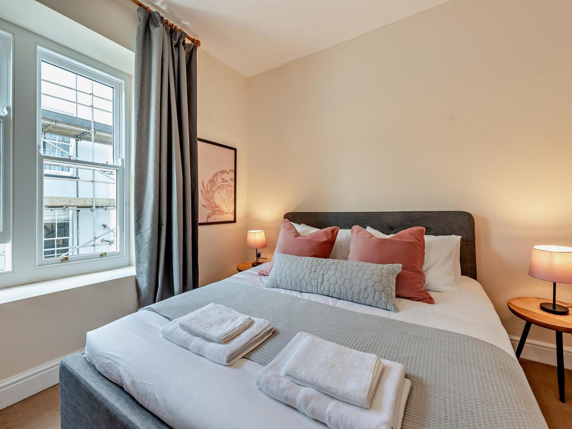 3 Bed In Tenby 95027 Экстерьер фото